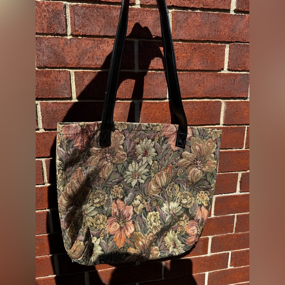 Carpet tote bag